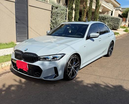 BMW 320i 2.0 16V TURBO FLEX M SPORT AUTOMÁTICO BMW 320i 2.0 16V TURBO FLEX M SPORT AUTOMÁTICO